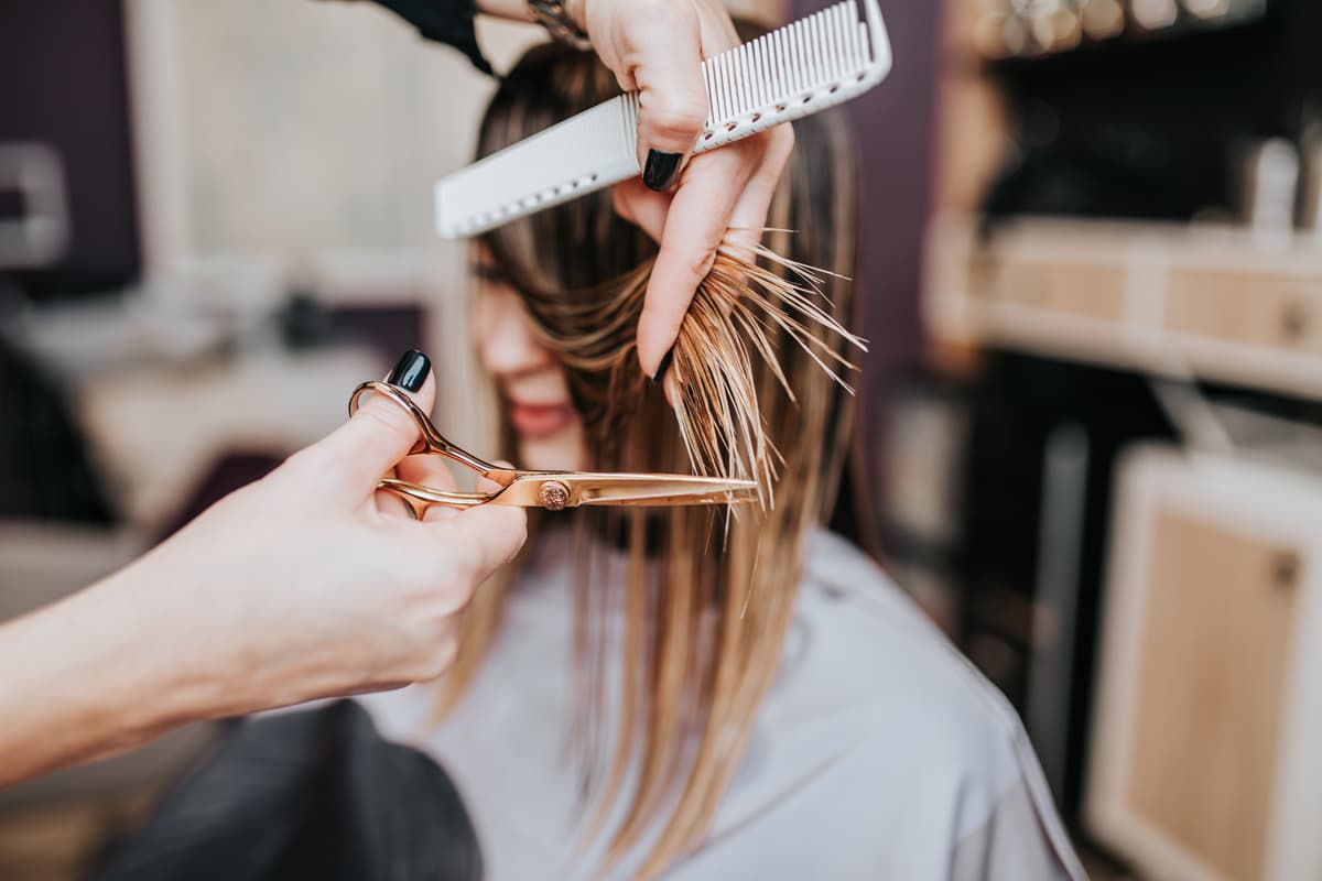 Es el momento de cambiar tu look con un corte de pelo